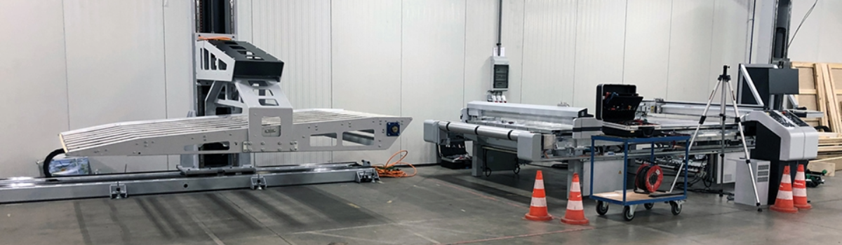 Nieuwe Zünd plotter installatie in volle gang Nieuwe Zünd plotter installatie in volle gang