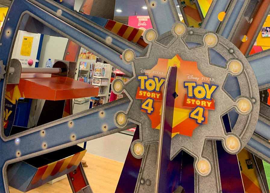 Kartonnen reuzenrad Walt Disney Toy Story 4 - Holbox close up 2 Kartonnen reuzenrad Walt Disney Toy Story 4 - Holbox close up 2